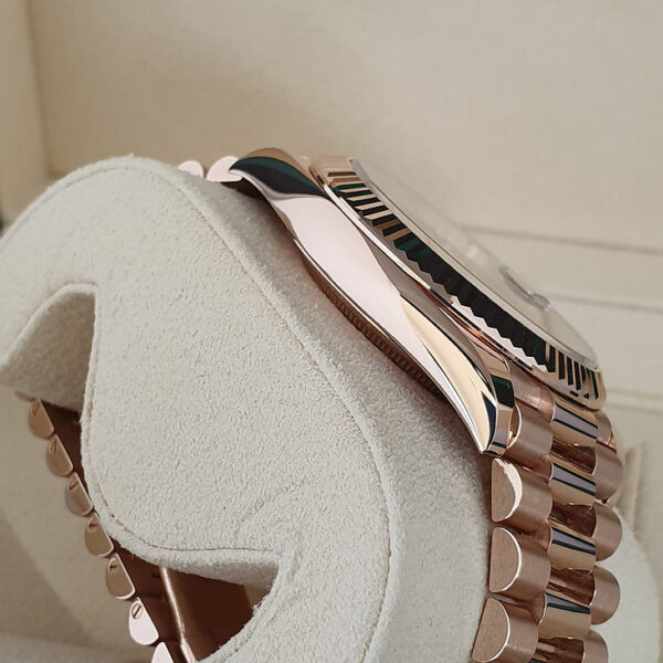 DayDate40RoseGold228235OliveDial2 DayDate 40 Olive Rose Gold Pour Homme