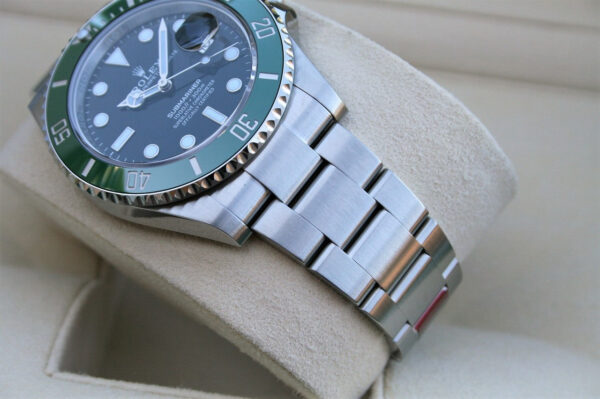 SUBMARINER LUNETTE VERTE MODÈLE Starbucks
