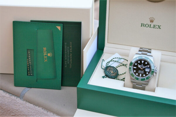 SUBMARINER LUNETTE VERTE MODÈLE Starbucks