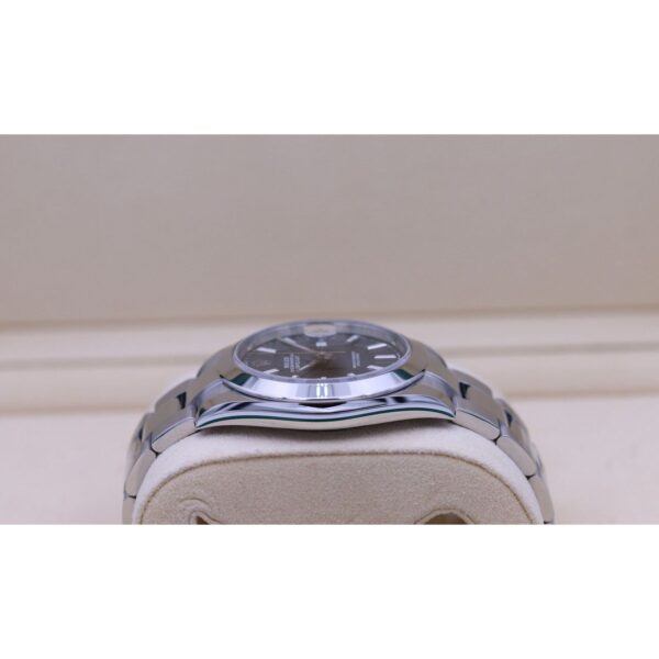 Rolex-Datejust-41-126300-00018 Datejust 126300 Fond Bleu Oyster 41 mm