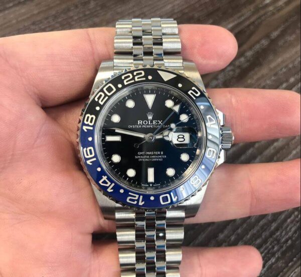 Rolex_GMT_Master_ll_batman1 GMT-Master II "BATGIRL" 126710BLNR Jubilée Pour Homme