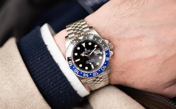 Rolex_GMT_Master_ll_batman7 GMT-Master II "BATGIRL" 126710BLNR Jubilée Pour Homme