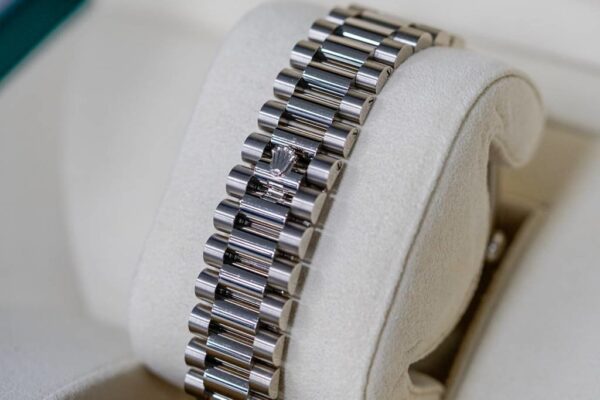 daydate8 DayDate 40 Bleu Pour Homme