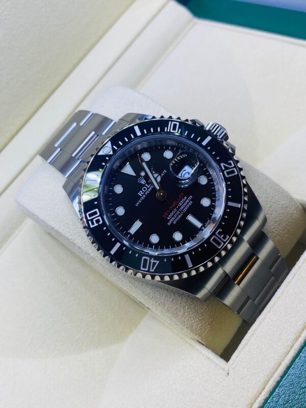 Sea Dweller Fond Noir 126600-0001